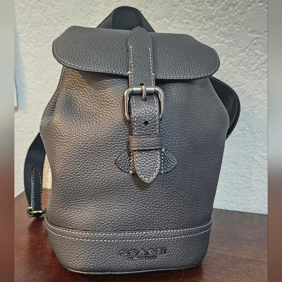 Coach Small Hudson Pack - Picture 2 of 8